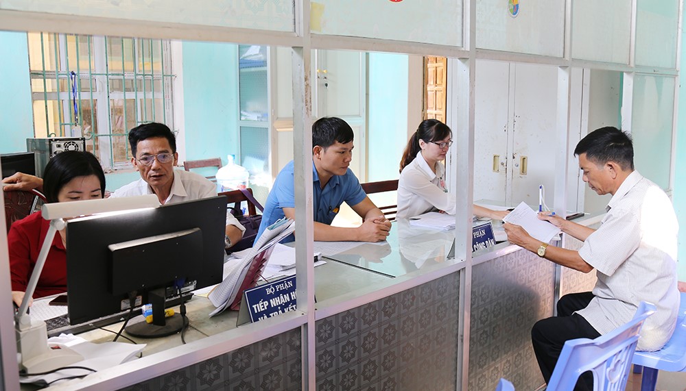 Có thể đưa cán bộ, công chức, viên chức cấp tỉnh về cấp xã sau sáp nhập - ảnh 2