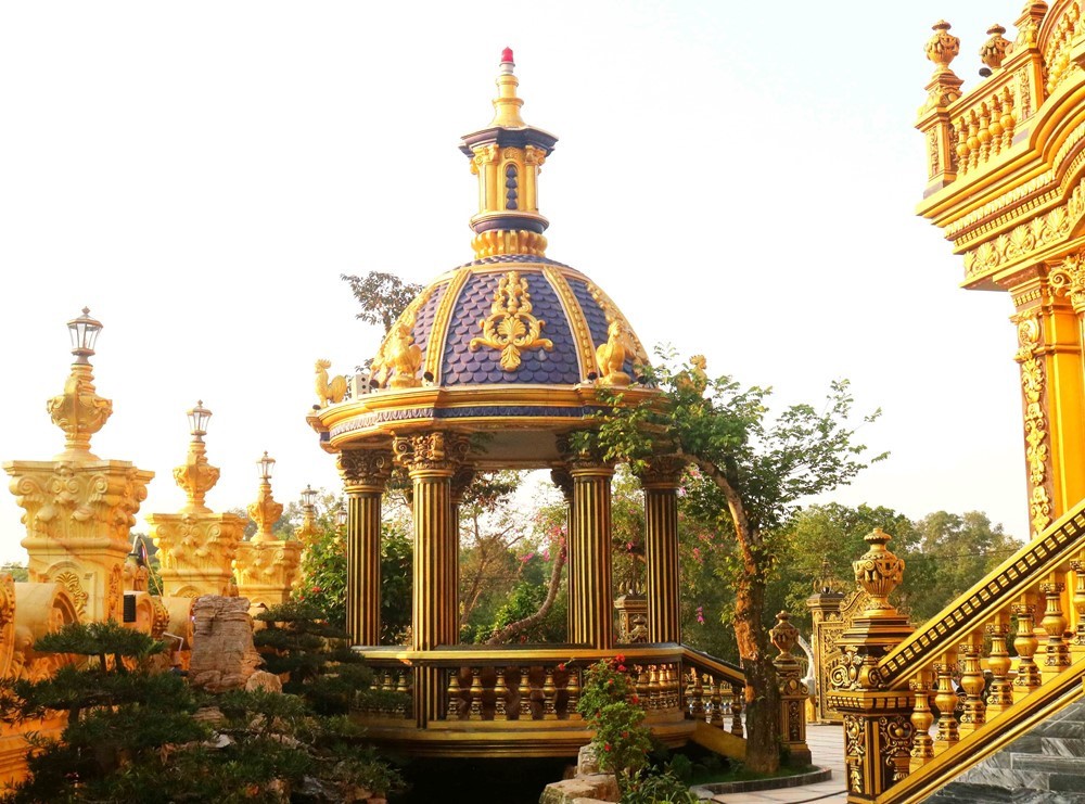 Lâu đài 70 tỷ đồng của ‘đại gia đồng nát’, huy động hàng trăm người để xây dựng: Giá trị sau khi được dát vàng, hoàn thiện chạm ngưỡng trăm tỷ! - ảnh 4