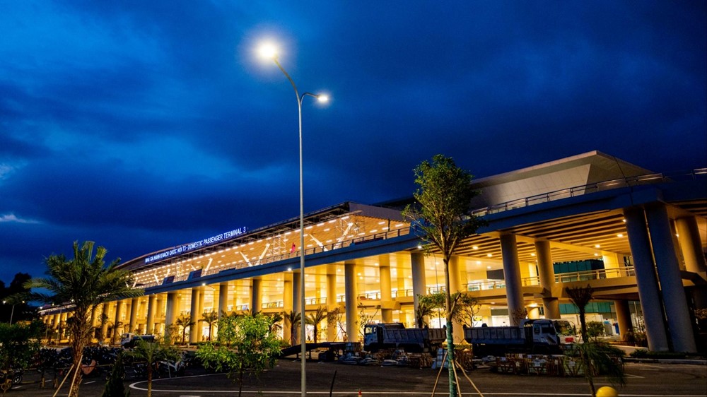 Hôm nay, nhà ga mới trị giá gần 11.000 tỷ đồng được ví như 'thành phố hàng không' của Việt Nam chính thức có chuyến bay thương mại đầu tiên - ảnh 1