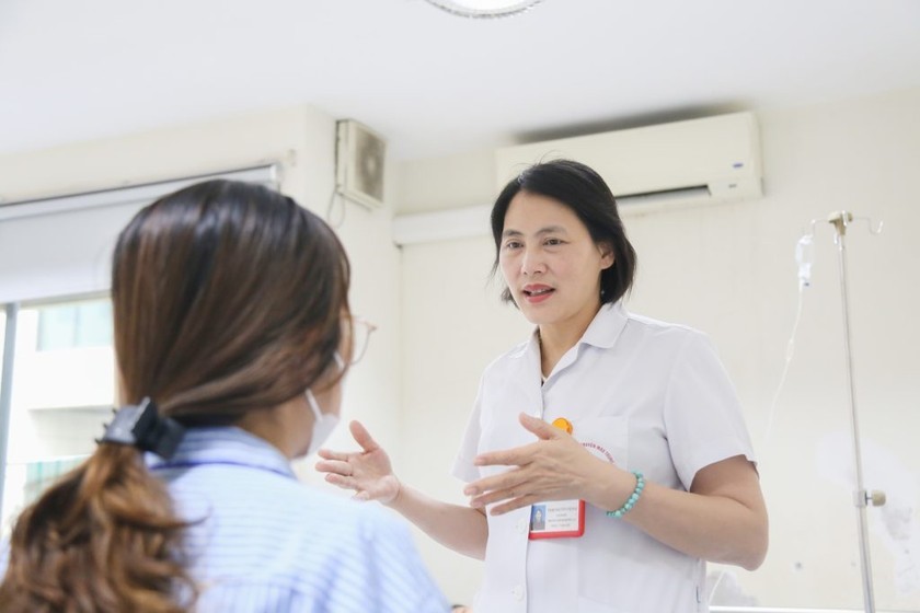 Cô gái 22 tuổi mù cả 2 mắt sau khi làm loại tiểu phẫu thẩm mỹ được nhiều chị em chuộng - ảnh 1