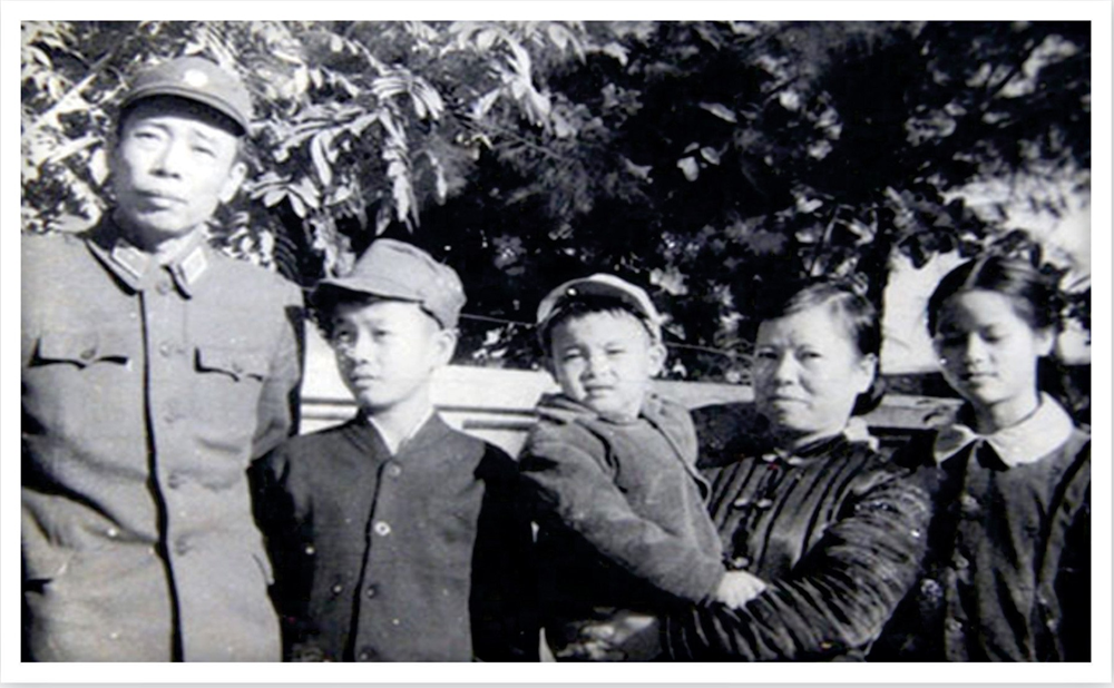 Đề nghị truy tặng danh hiệu Anh hùng LLVT nhân dân cho Thiếu tướng được đích thân Bác Hồ đặt tên, Đội trưởng đầu tiên của Đội Việt Nam Tuyên truyền Giải phóng quân - ảnh 4