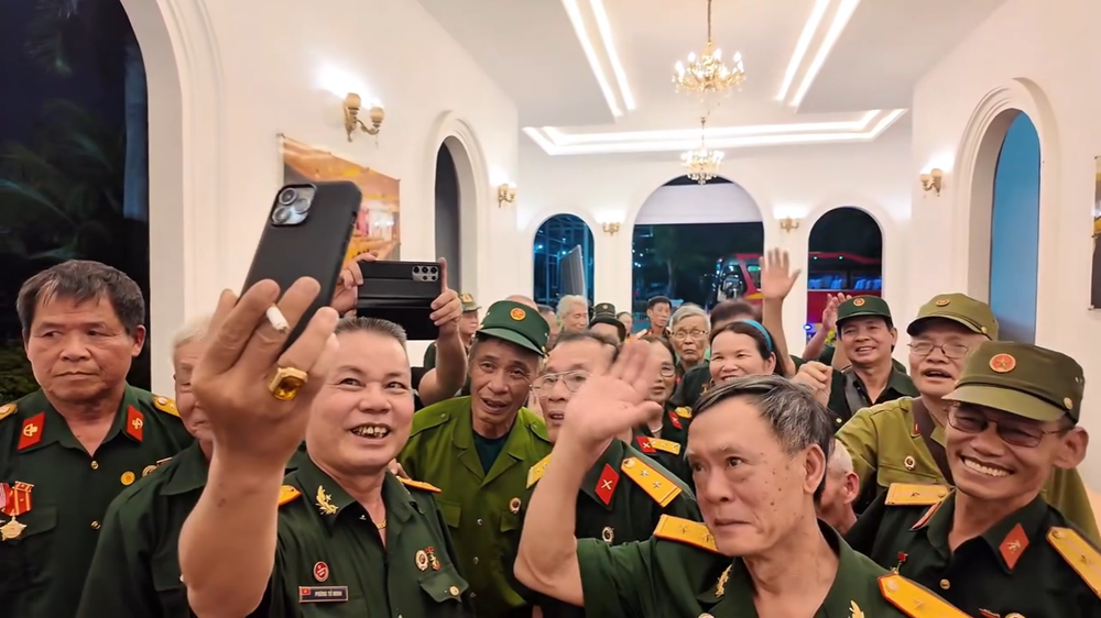 Khu du lịch Đại Nam đón tiếp đoàn cựu chiến binh hai miền Bắc – Nam, ông Huỳnh Uy Dũng trực tiếp gọi điện hé lộ điều bất ngờ - ảnh 2