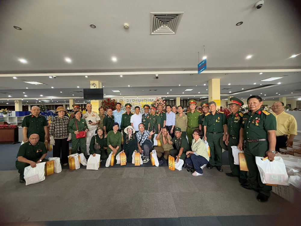 Khu du lịch Đại Nam đón tiếp đoàn cựu chiến binh hai miền Bắc – Nam, ông Huỳnh Uy Dũng trực tiếp gọi điện hé lộ điều bất ngờ - ảnh 5