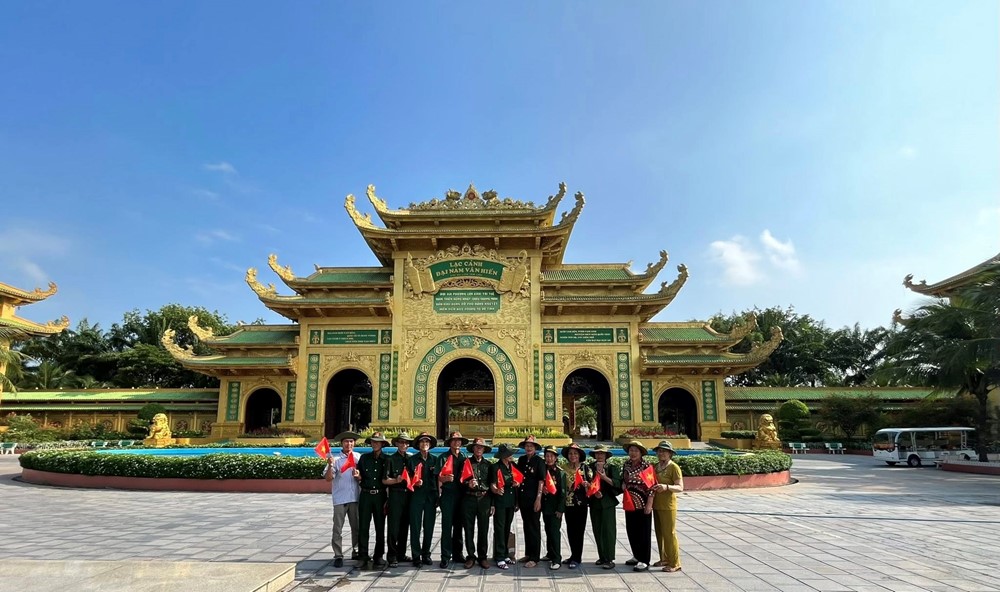 Khu du lịch Đại Nam đón tiếp đoàn cựu chiến binh hai miền Bắc – Nam, ông Huỳnh Uy Dũng trực tiếp gọi điện hé lộ điều bất ngờ - ảnh 3