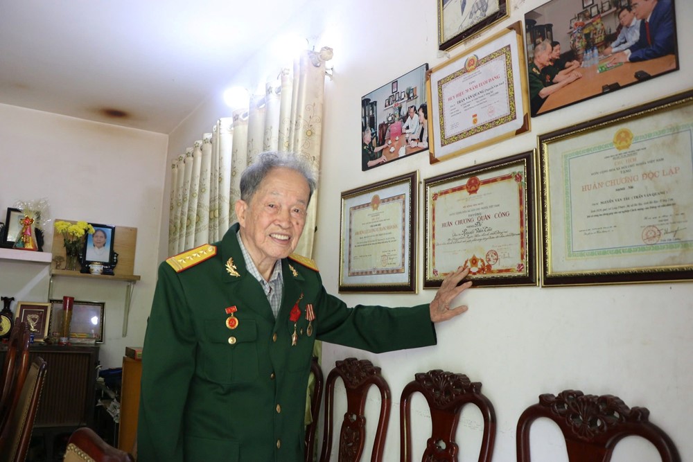 Nhà tình báo huyền thoại của Việt Nam, nỗi ám ảnh của địch: Chỉ huy 'Đơn vị 10 năm bám trụ Củ Chi', được phong tặng danh hiệu Anh hùng LLVT nhân dân - ảnh 4