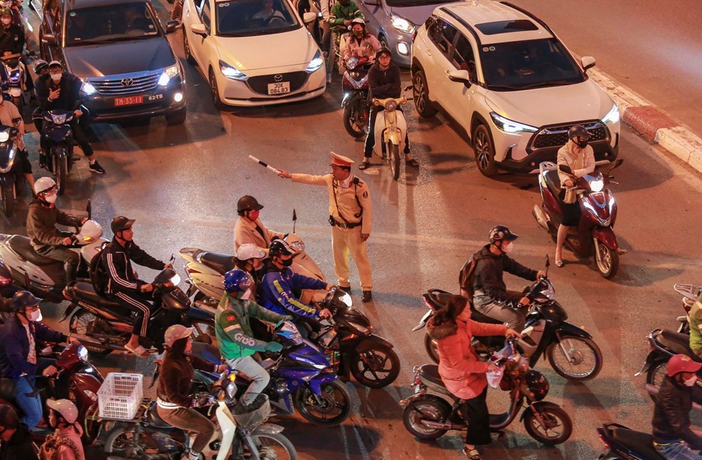 Từ ngày 3/5, xe tải bị cấm lưu thông vào nhiều tuyến đường cửa ngõ TP. Hồ Chí Minh trong 6 ngày liên tiếp - ảnh 1