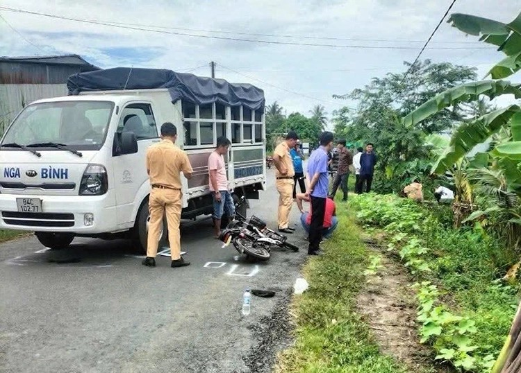 Công an ra khuyến cáo liên quan vụ nữ sinh SN 2010 tử vong do tai nạn giao thông - ảnh 1