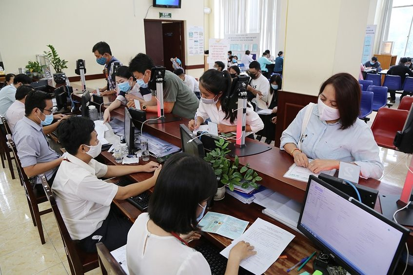 Chính thức từ 15/6, cán bộ thực hiện 13 hành vi này có thể bị bãi nhiệm, kể cả vi phạm lần đầu - ảnh 1