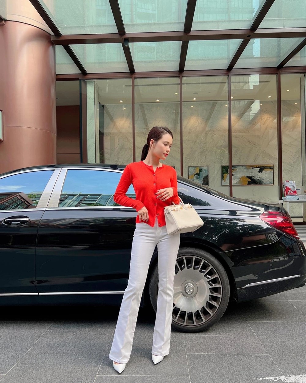 Hotgirl đình đám của showbiz Việt có bố nuôi là Thiếu tướng quân đội: 16 tuổi bắt đầu kinh doanh, 35 tuổi sở hữu khối tài sản hàng triệu đô, bất động sản, bộ sưu tập đồ hiệu không đếm xuể - ảnh 4