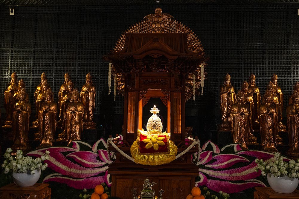 Từ ngày 17/5, ngôi chùa lớn nhất thế giới tại Việt Nam sẽ miễn phí hoàn toàn vé du thuyền và xe điện nội khu cho du khách tới tham quan, chiêm bái - ảnh 2