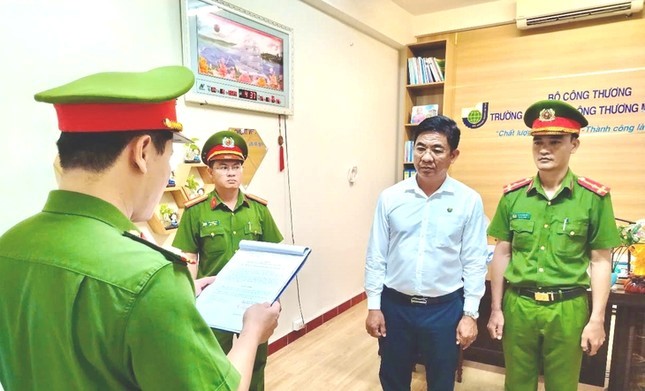 Bắt Hiệu trưởng Trần Kim Quyên - ảnh 1