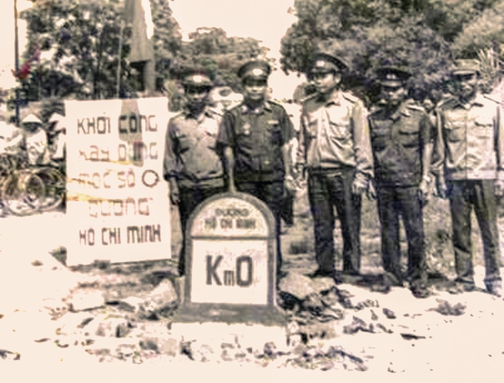 Truy tặng danh hiệu Anh hùng LLVT nhân dân cho Tư lệnh đầu tiên của Binh đoàn 12, người chỉ huy mở đường cơ giới Trường Sơn - ảnh 2