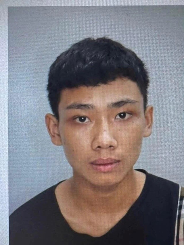 Bắt Tòng Văn Vương (2005) khi đang trên đường lẩn trốn - ảnh 1