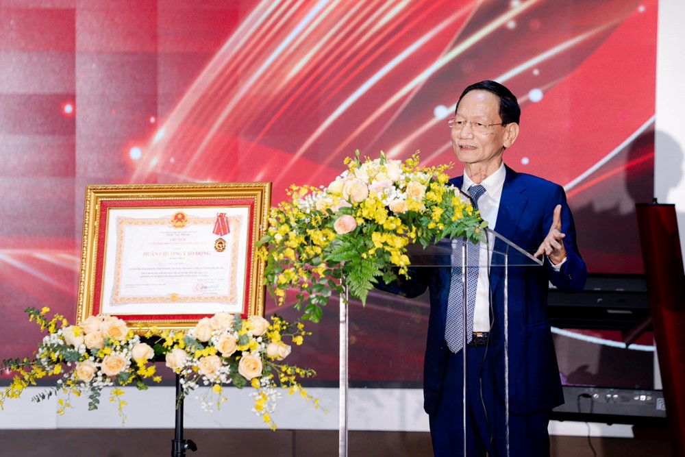 Đại gia U70 tham gia đối thoại với Thủ tướng tại Nhà Quốc hội: Chủ tịch tập đoàn đa ngành nghìn tỷ, được tặng Huân chương Lao động hạng Nhất - ảnh 2