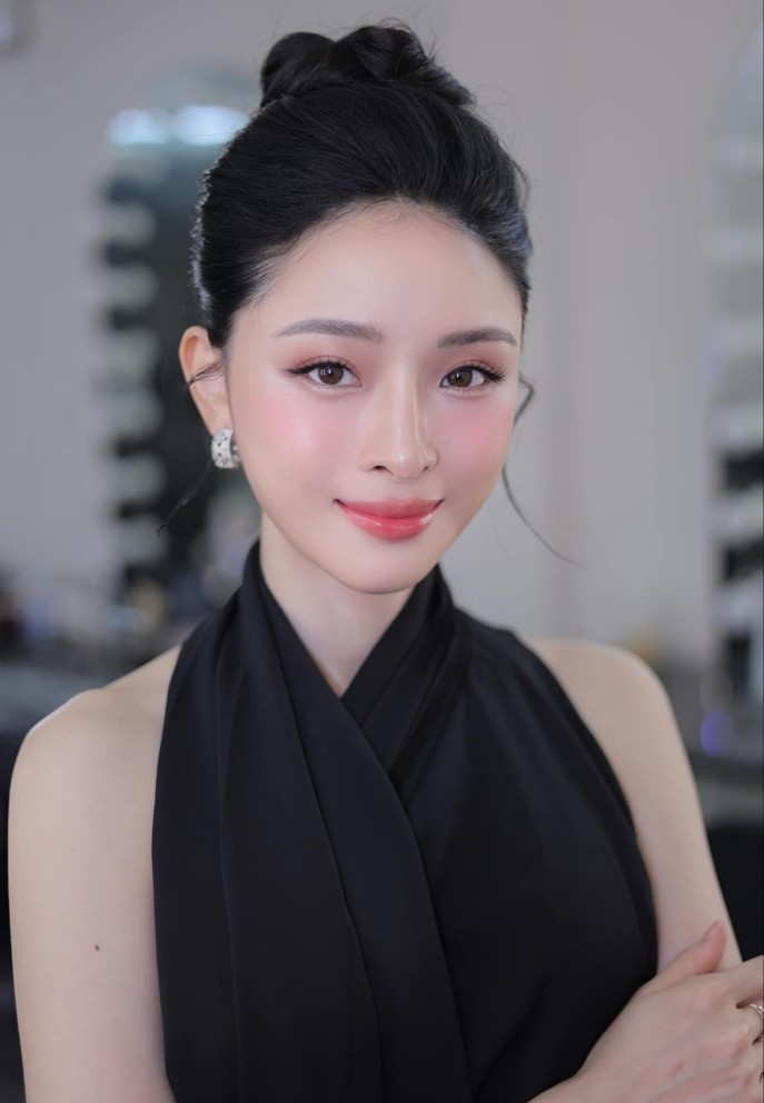 Hoa hậu Việt Nam từng vướng lao lý vì bản ‘hợp đồng tình ái’ 16,5 tỷ: Đăng quang ở tuổi 20, U40 tái xuất showbiz, đảm nhận vai trò mới - ảnh 5