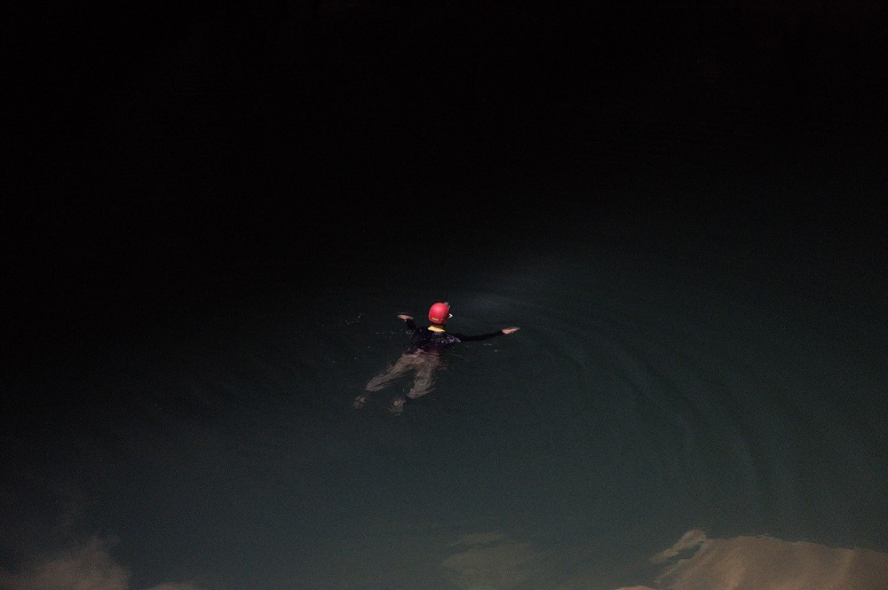 Bí ẩn bên trong hố sụt sâu 250m ẩn mình giữa lòng Di sản thiên nhiên thế giới của Việt Nam, chưa có nổi 10 người từng đặt chân xuống đáy - ảnh 6