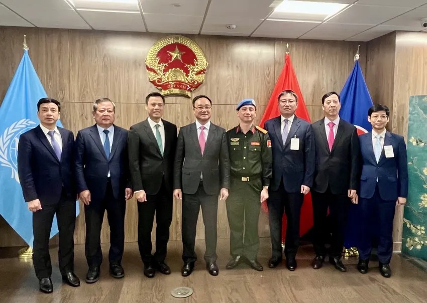 Sĩ quan Việt Nam tại Mỹ được Bộ Công an thăng hàm Thượng tá trước thời hạn  - ảnh 2