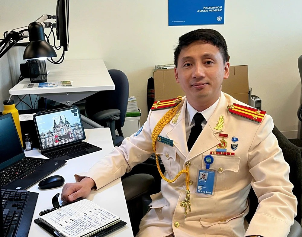 Sĩ quan Việt Nam tại Mỹ được Bộ Công an thăng hàm Thượng tá trước thời hạn  - ảnh 3