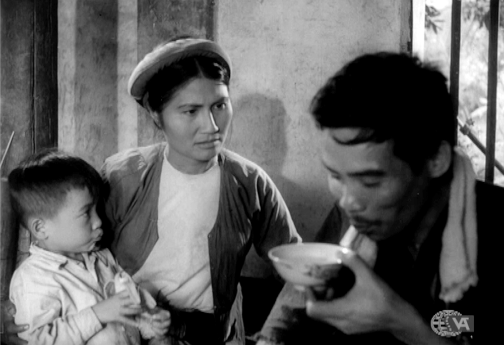 Nữ NSƯT, gương mặt vàng của điện ảnh cách mạng Việt Nam qua đời: Từng là thư ký của ‘Lưỡng quốc tướng quân’, chồng là Chính ủy đặc khu, Giám đốc - ảnh 3