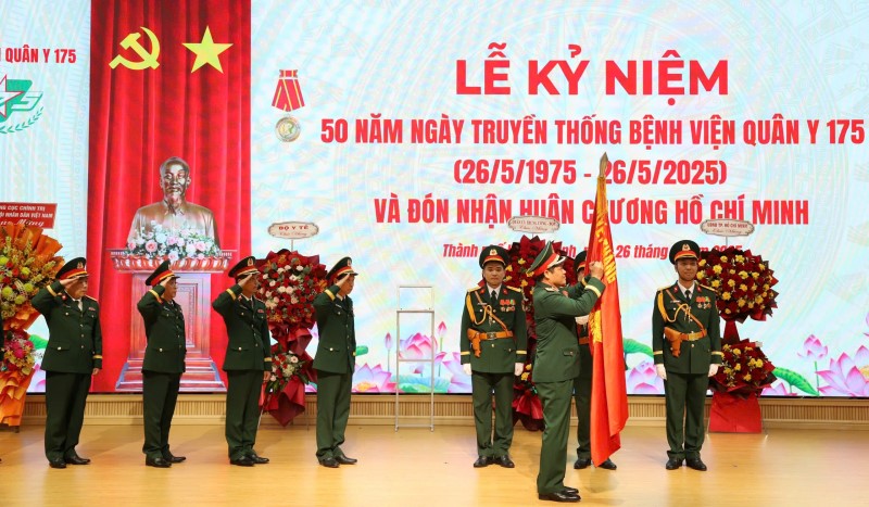 Bệnh viện đầu tiên và duy nhất Việt Nam có 2 bãi đáp trực thăng cấp cứu của Bộ Quốc phòng đón tin vui lớn - ảnh 1