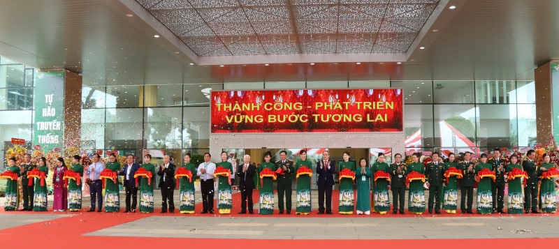 Bệnh viện đầu tiên và duy nhất Việt Nam có 2 bãi đáp trực thăng cấp cứu của Bộ Quốc phòng đón tin vui lớn - ảnh 2