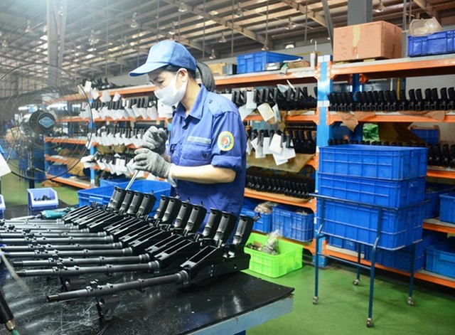 Chính thức từ ngày 1/7, những người công tác ở vị trí này trong Bộ Quốc Phòng, Bộ Công an sẽ được hưởng mức lương tối đa 234 triệu đồng/tháng - ảnh 1