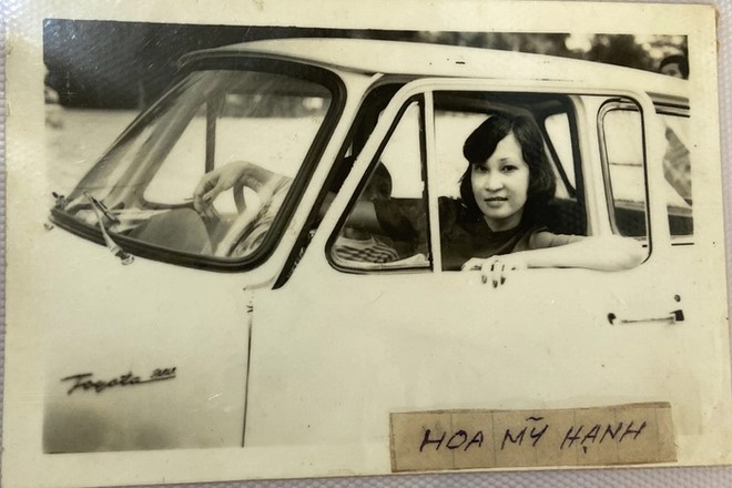 Cô đào nức tiếng Sài Gòn từng nhận cát-xê 1 cây vàng mỗi đêm, tuổi xế chiều gặp di chứng thẩm mỹ, sống cô độc, phải đi cọ vệ sinh, làm móng dạo kiếm sống - ảnh 1