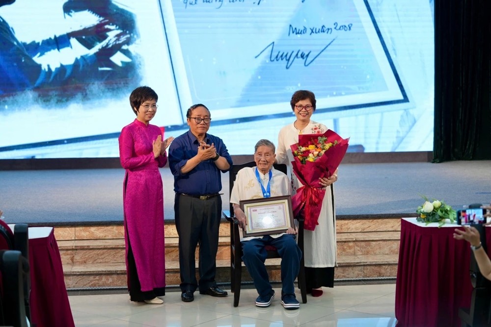 Nhạc sĩ Phạm Tuyên vừa làm được một điều chưa từng có tiền lệ ở tuổi 95 - ảnh 1