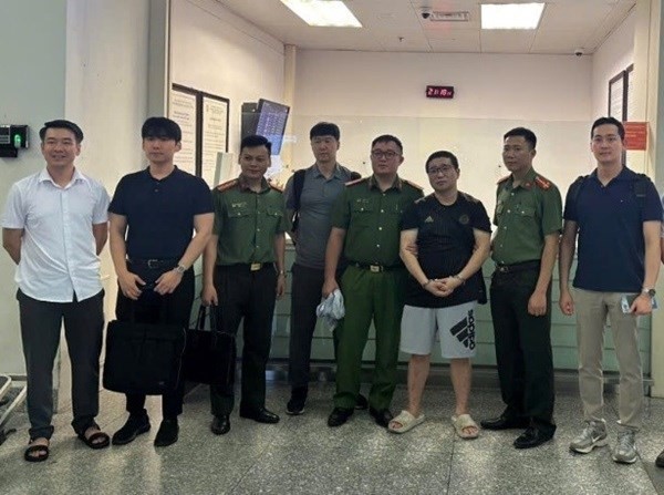 Công an Việt Nam bắt giữ tội phạm truy nã quốc tế Seo Jung Tae - ảnh 1