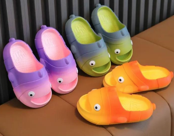 Tìm thấy lượng chất độc vượt ngưỡng 509 lần cho phép, có thể gây ung thư trong loại dép nhựa trẻ em bán chạy nhất sàn TMĐT, các bậc phụ huynh lưu ý! - ảnh 2