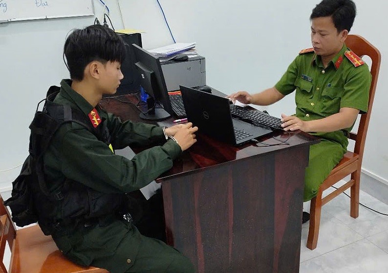 Bắt ‘Thượng sĩ’ Nguyễn Phạm Hoàng Dương sinh năm 2009 - ảnh 2