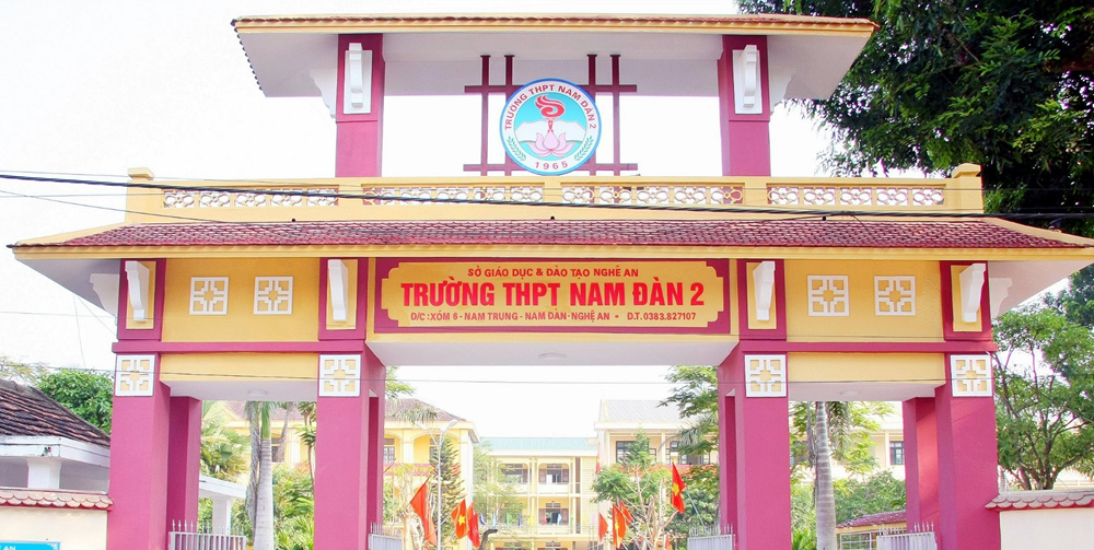 Chính thức đình chỉ thầy giáo phát ngôn ‘học chi cho lắm rồi cũng đi làm thuê, công nhân’ - ảnh 1