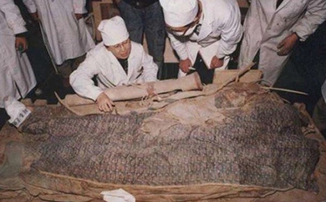 Vị vua ‘lười’ nhất Trung Hoa: Suốt 28 năm không thiết triều, điều kỳ lạ trong lăng mộ hé lộ sự thật đau đớn - ảnh 3