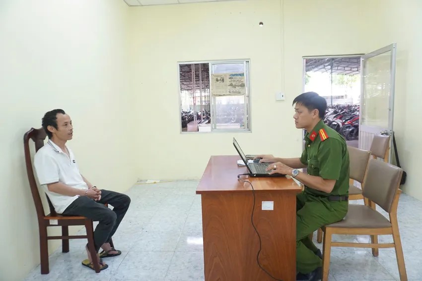 Bắt 2 đối tượng phát tán video có hình ảnh của bà Nguyễn Phương Hằng - ảnh 3