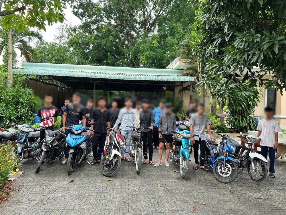 Công an khởi tố 9 thanh thiếu niên - ảnh 1