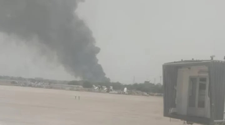 Nóng: Máy bay chở theo 242 người bốc cháy dữ dội khi cất cánh, hiện trường hỗn loạn - ảnh 2