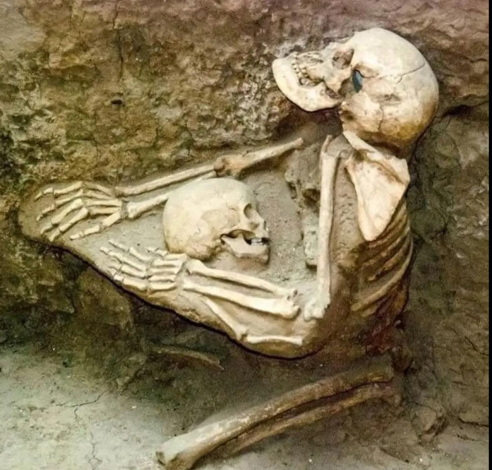 Phát hiện bộ hài cốt ‘độc nhất vô nhị’ 4.000 năm tuổi khiến giới khảo cổ nín lặng - ảnh 1