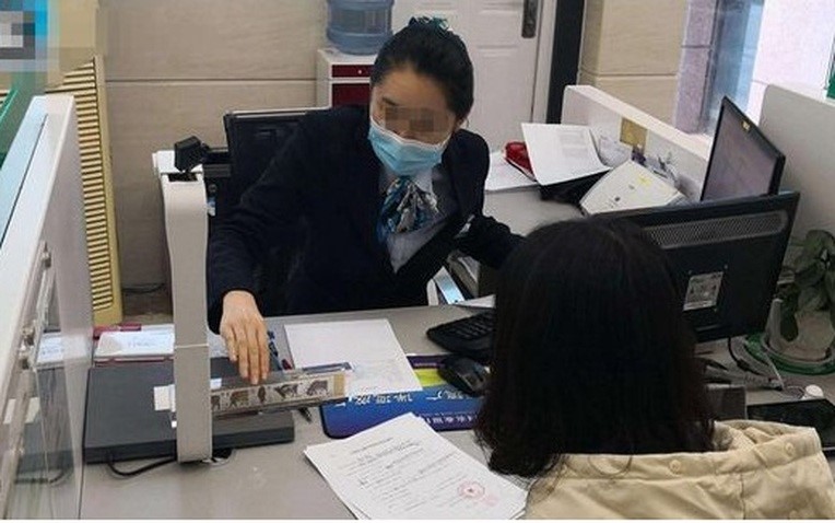 Triệu tập giám đốc chi nhánh ngân hàng, bắt lãnh đạo, phong tỏa công ty tín thác rút hơn 700 tỷ tiền gửi của khách  - ảnh 1