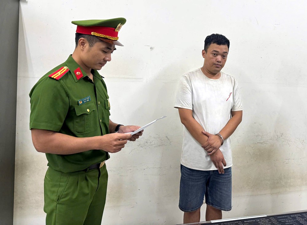 Chính thức tạm giữ hình sự tài xế ‘chặt chém’ 4,2 triệu đồng/cuốc taxi - ảnh 1