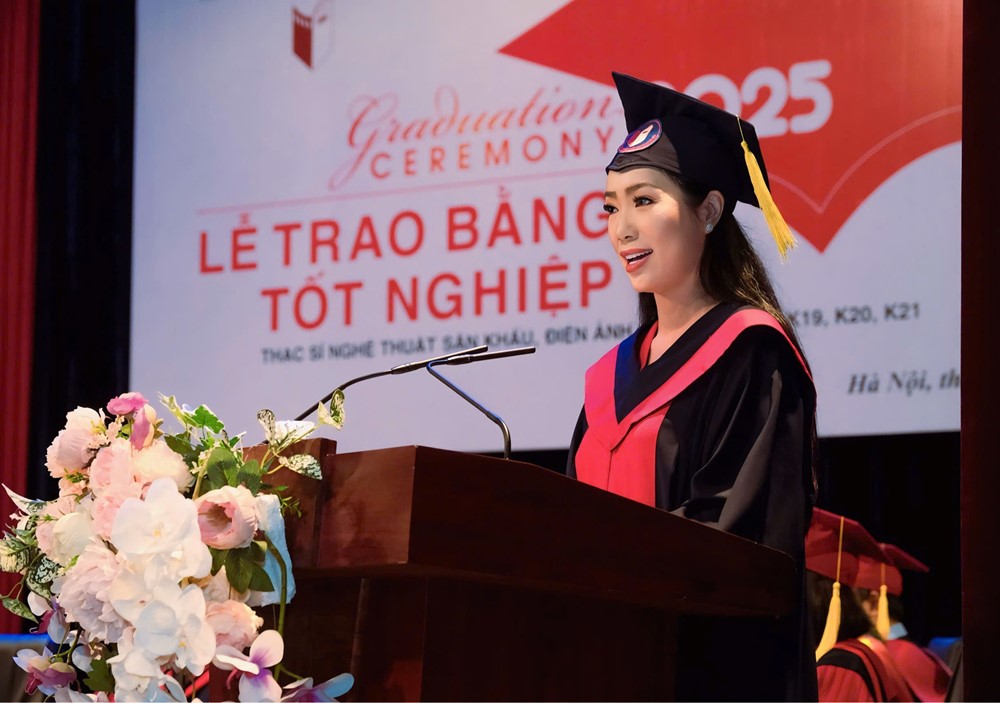 Á hậu duy nhất Việt Nam được phong tặng danh hiệu NSND đón tin vui ở tuổi U60 - ảnh 1