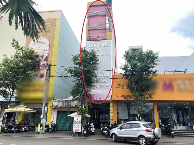 Đình chỉ hoạt động một thẩm mỹ viện quốc tế - ảnh 1