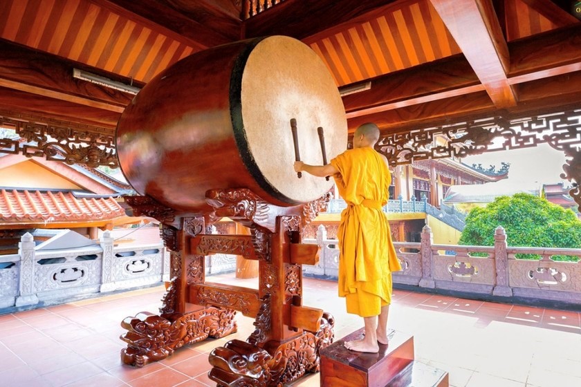 Đúng 6h ngày 1/7, gần 18.500 ngôi chùa trên cả nước sẽ đồng loạt đánh ba hồi chuông - ảnh 1