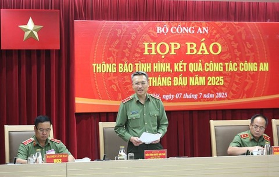 Bộ Công an thông tin đến toàn dân về việc sử dụng các loại giấy tờ cấp trước thời điểm sáp nhập tỉnh - ảnh 1