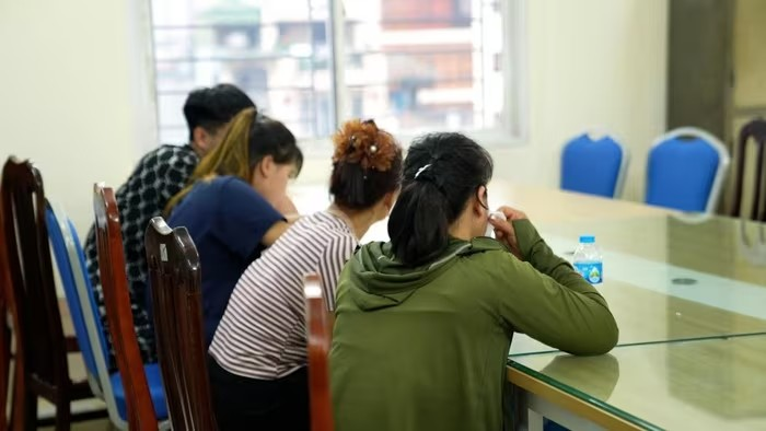 Kiểm tra khẩn cấp trong đêm, tạm giữ Lê Văn Tươi, tịch thu 5.300kg thịt dương tính với dịch tả lợn châu Phi - ảnh 1