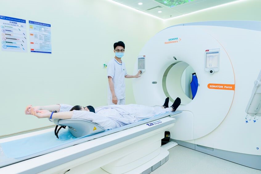 Bệnh viện của một đại gia đứng top 1 về chất lượng, là nơi duy nhất ở Việt Nam được phẫu thuật đột quỵ, u não bằng robot AI - ảnh 2