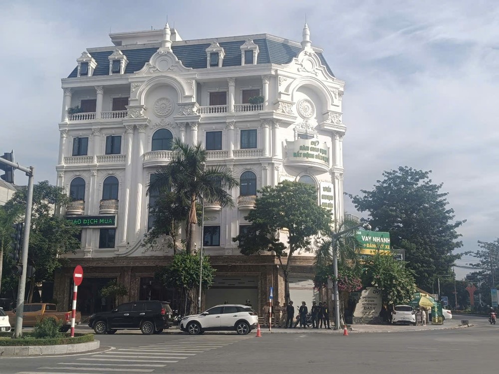 Phong tỏa, khám xét khẩn cấp 1 sàn giao dịch bất động sản - ảnh 2