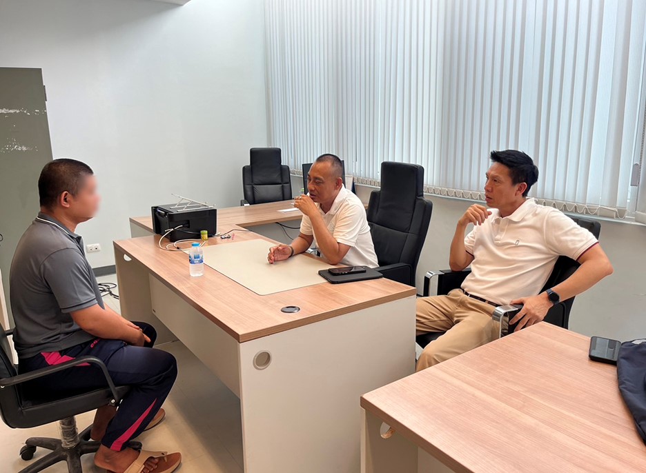 Khám xét nơi ở, bắt người phụ nữ có quan hệ với nhiều nhà sư, thu giữ 5 điện thoại chứa hơn 80.000 hình ảnh, video nhạy cảm  - ảnh 2