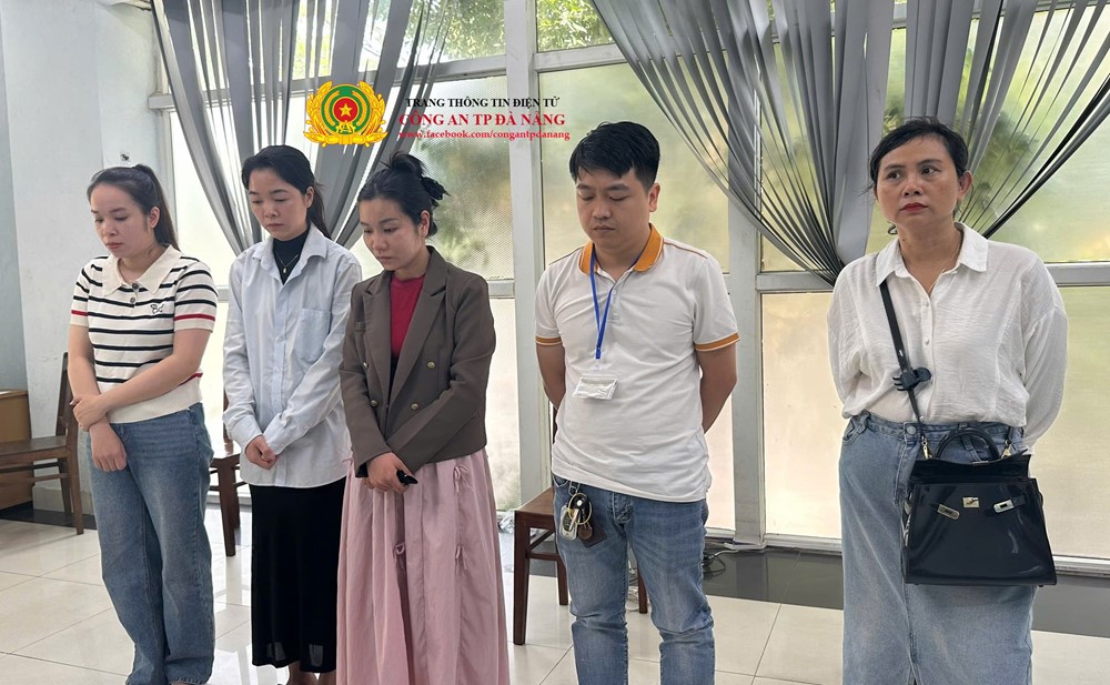 Khởi tố, bắt nhóm ‘bác sĩ’ làm việc tại một phòng khám đa khoa quốc tế - ảnh 2