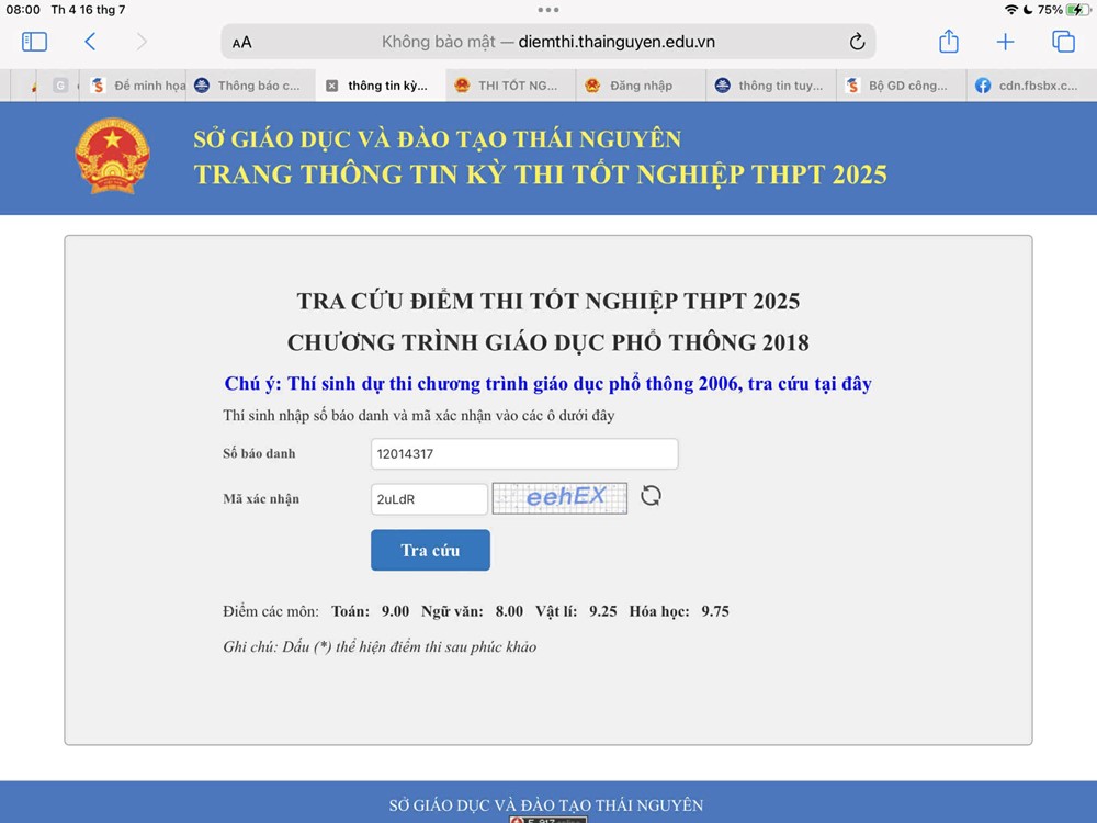 Nam sinh mắc ung thư, sáng điều trị hóa chất, tối học bài đạt 28 điểm khối A00 - ảnh 1