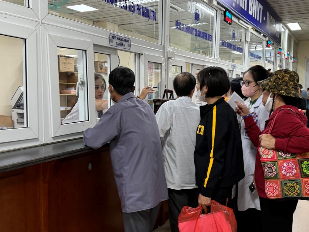 Người bệnh tự mua thuốc bên ngoài hãy làm những điều này để được thanh toán BHYT - ảnh 1